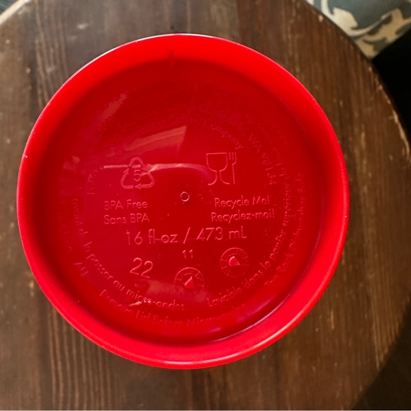 New Starbucks 2022 Red Star Print Cup Day Grande Hot Cup with Lid 16 Oz. - Picture 4 of 10